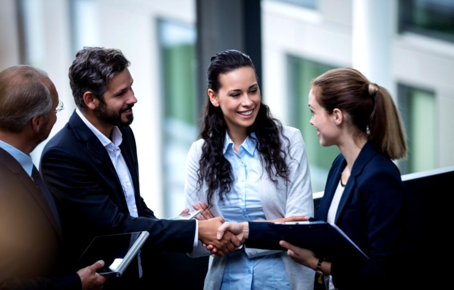 Momento di ispirazione creativa durante la scrittura